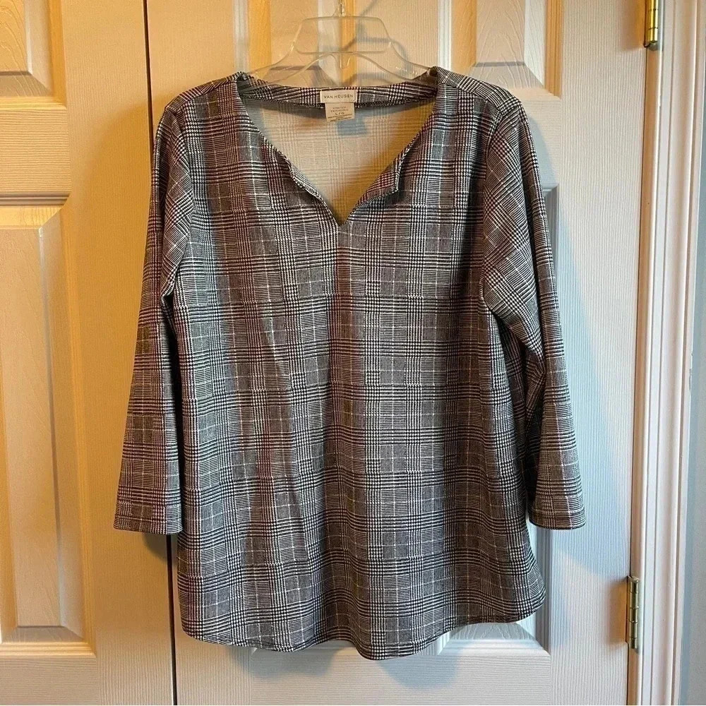 Van Heusen Black and White plaid pattern 3/4 sleeve stretch top with split neck